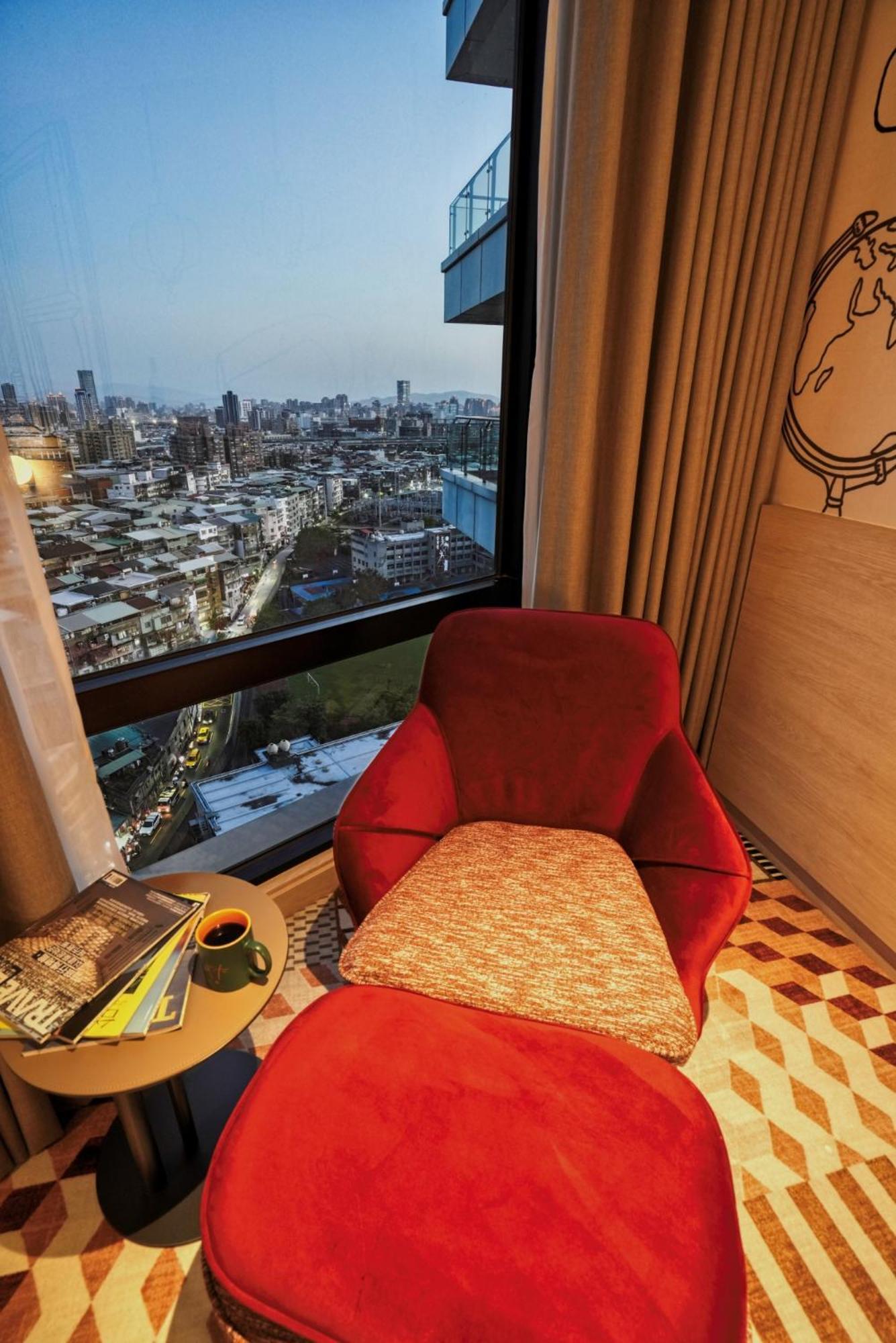 Two Tails Luzhou 4* Taipei