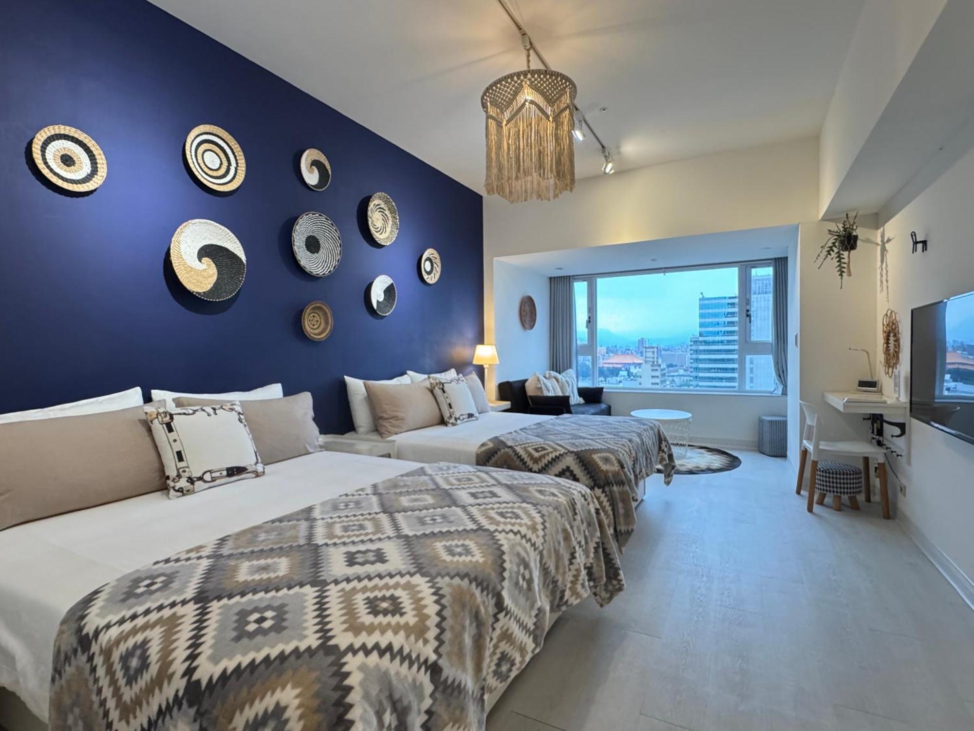 Aparthotel Urban Abode 1 *