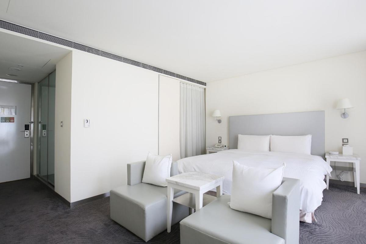 Ambience Hotel 3*