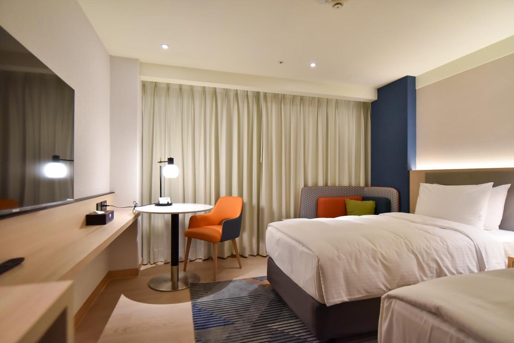 Holiday Inn Express Taipei Train Station By Ihg Hotel 4*