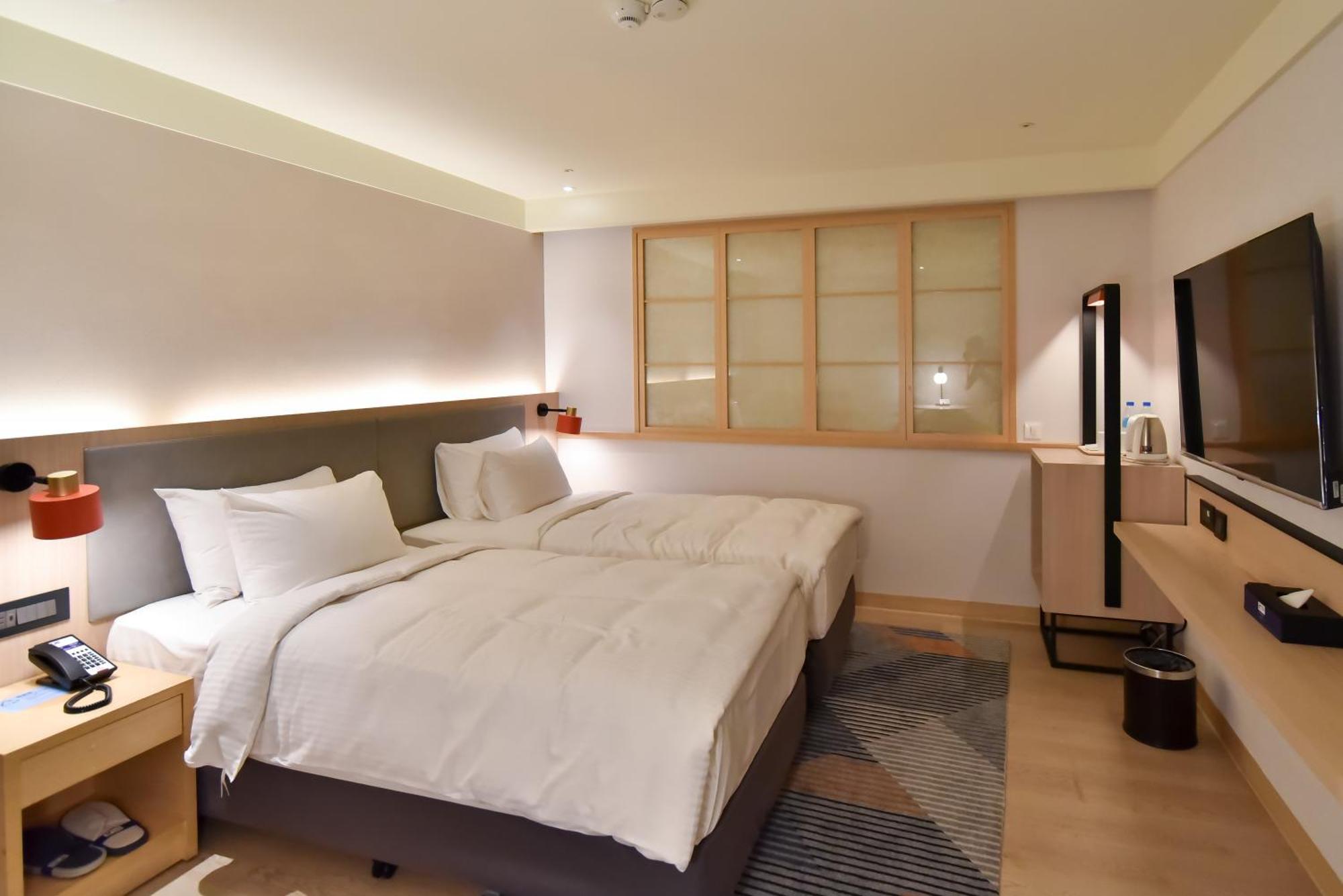 Hotel Holiday Inn Express Taipei Train Station By Ihg 4*