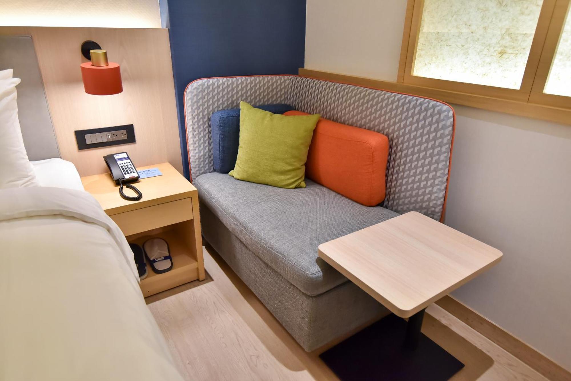 Holiday Inn Express Taipei Train Station By Ihg 4*
