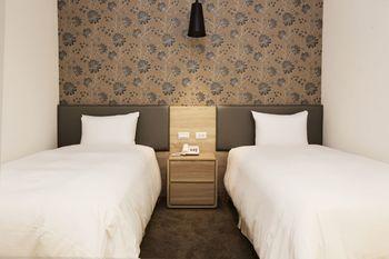Inn Queens Ii