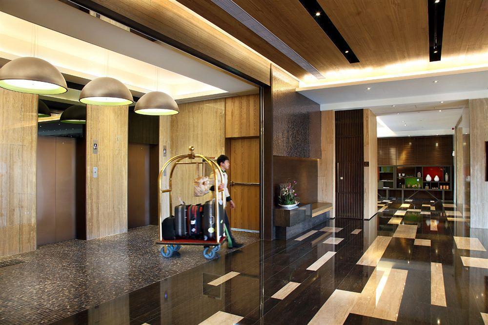 Two Tails Luzhou