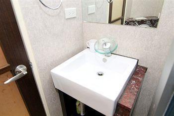 Alice - Xinyi Hotel Taipei