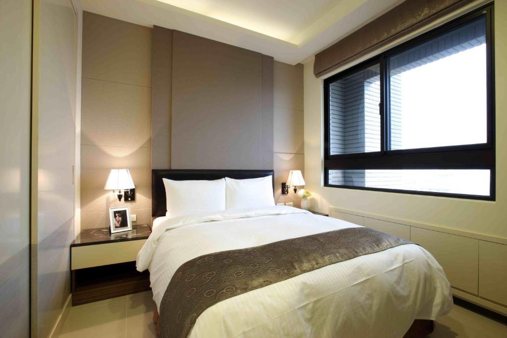 Xinyi Boutique *