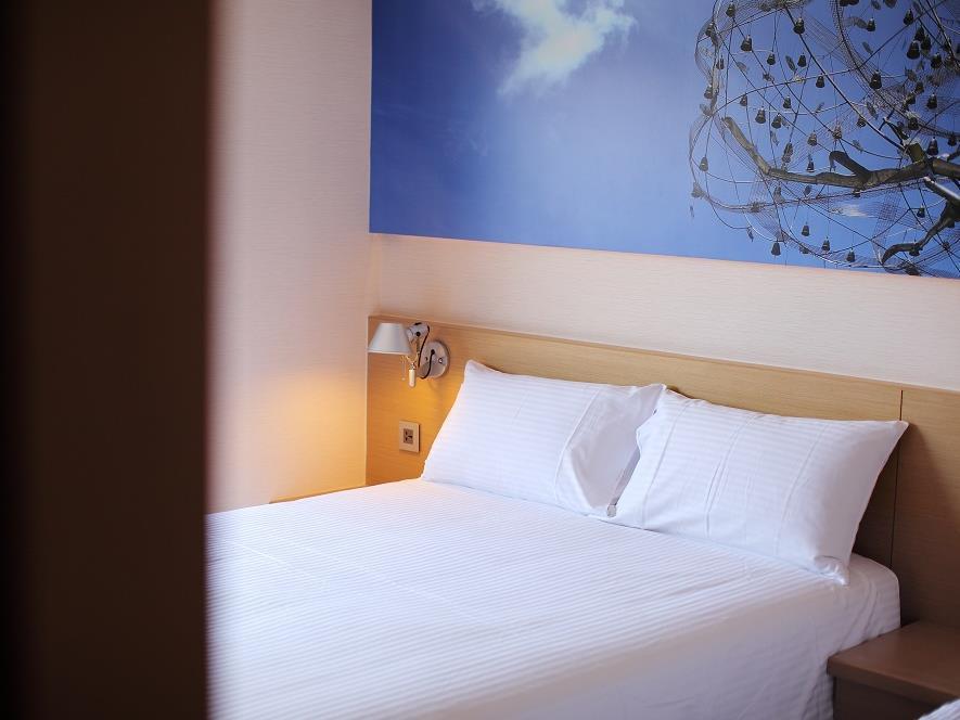 Mellow Fields Inn 4*