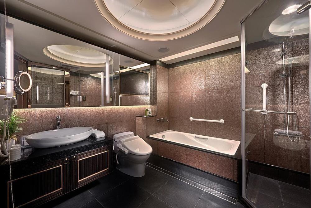 Cosmos Hotel 5*