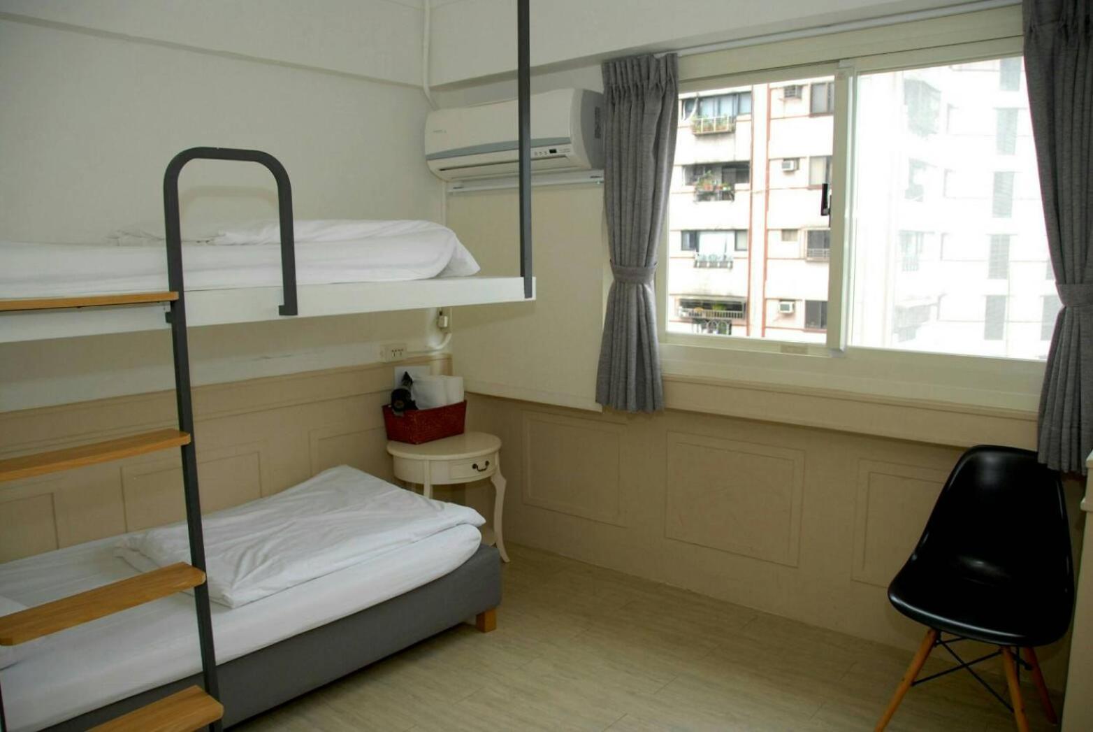 Mr. Lobster's Secret Den Design Hostel *