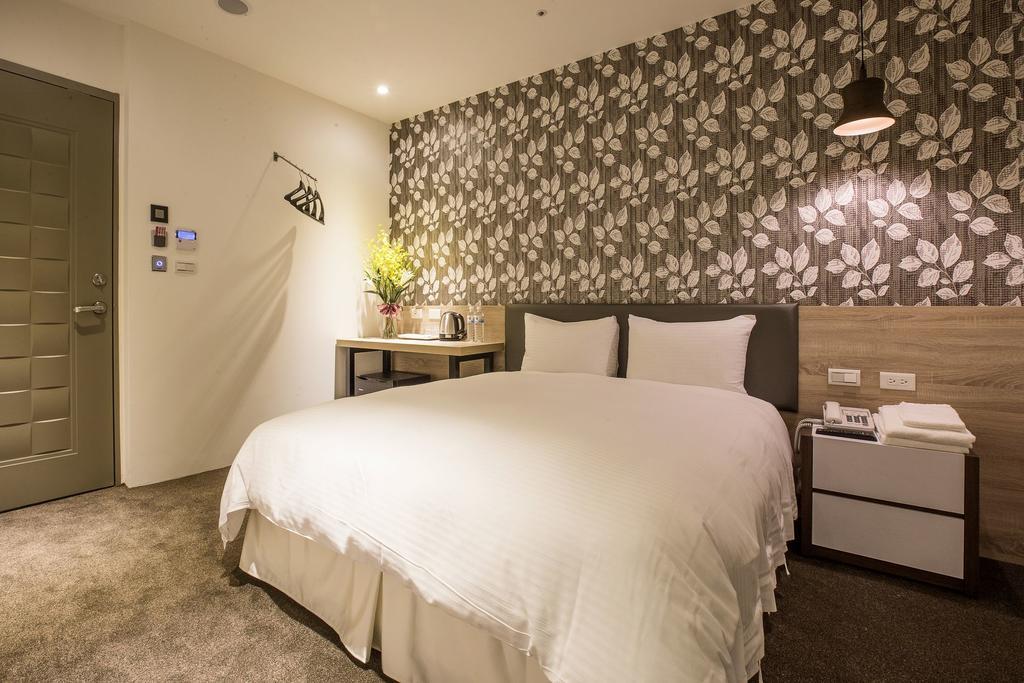 Inn Queens Ii