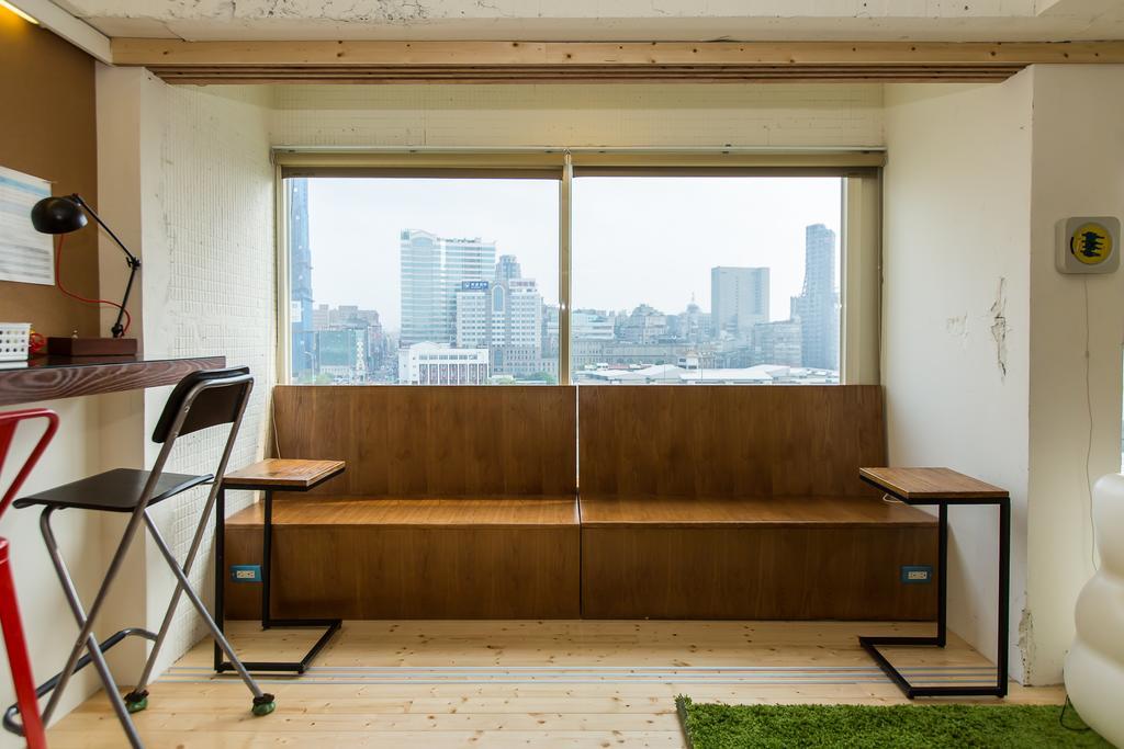 Mr. Lobster's Secret Den Design Hostel Taipei