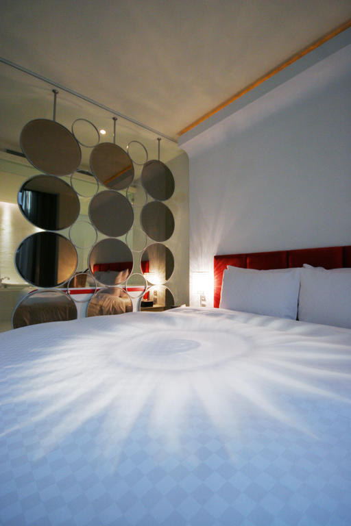 Hotel Eight Zone