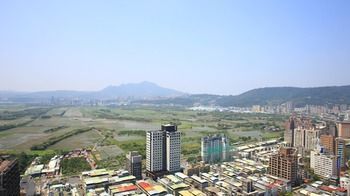 Aloft Beitou Hotel 4*