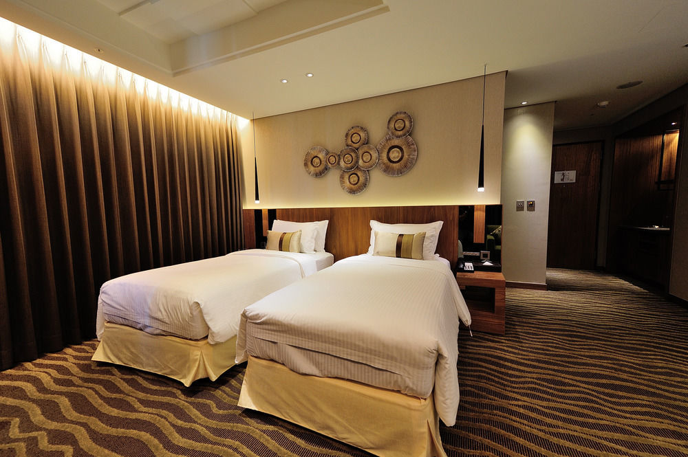 World Jianpei Hotel 4*