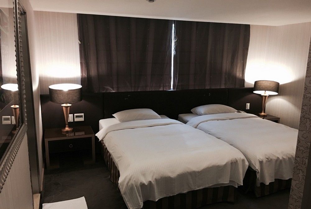 The Metro - Branch Hotel