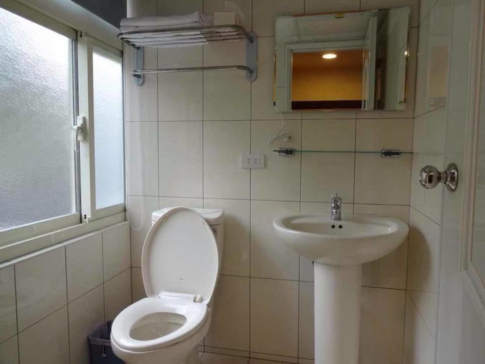 3 Hotel