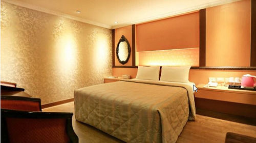 Golden 3*