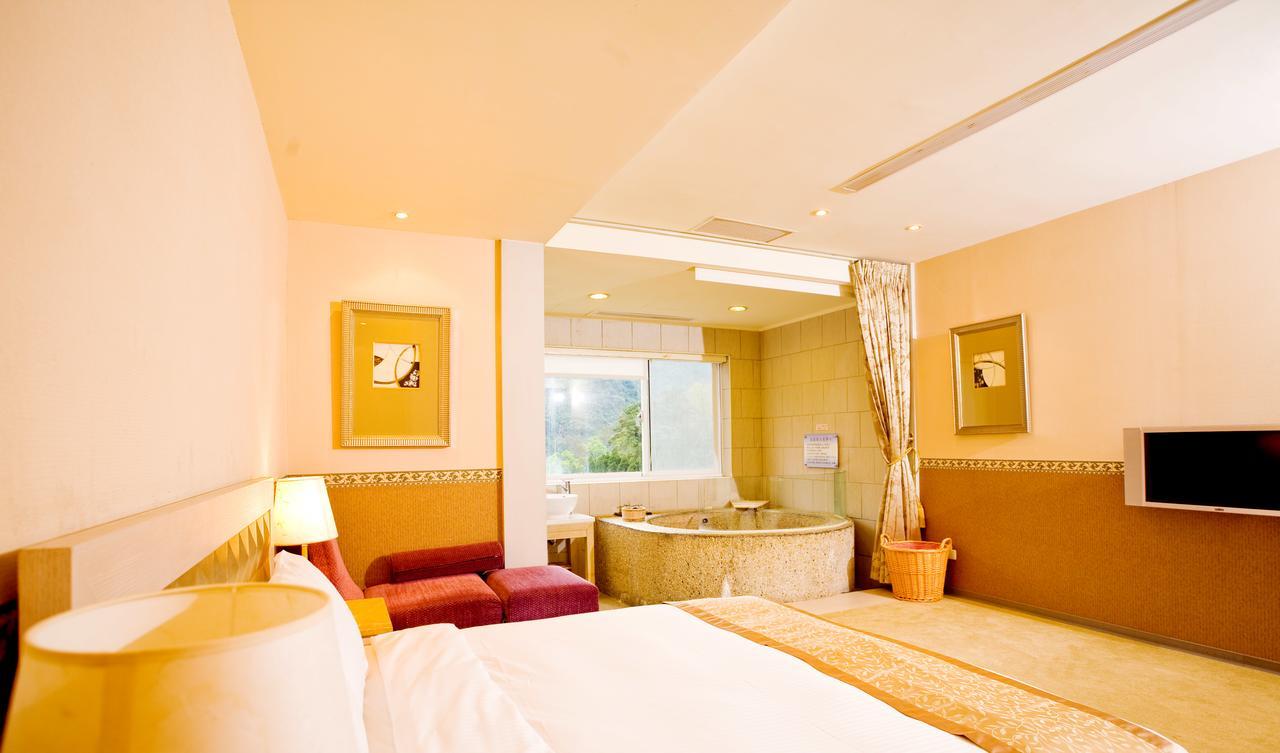 Mi Jing Garden Spring Resort Inn