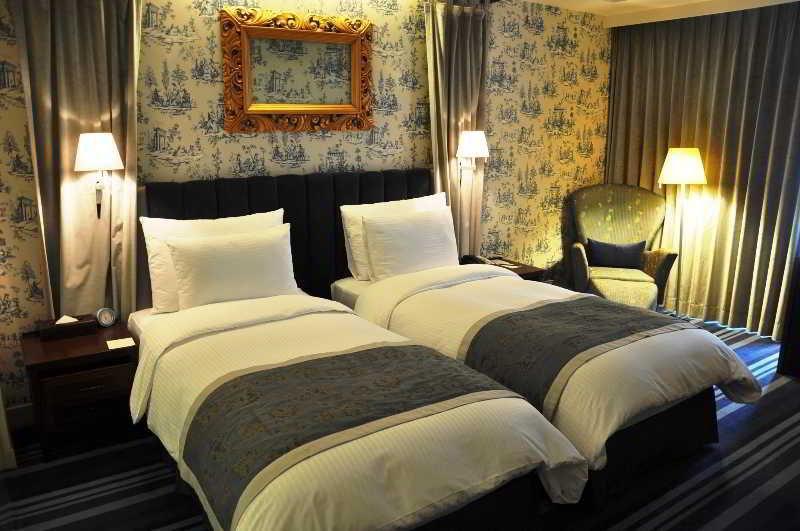 Grand Victoria Hotel