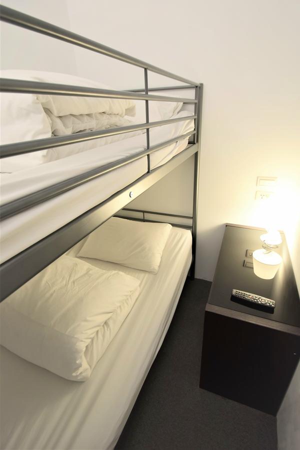 Cube- Minquan Hostel Taipei