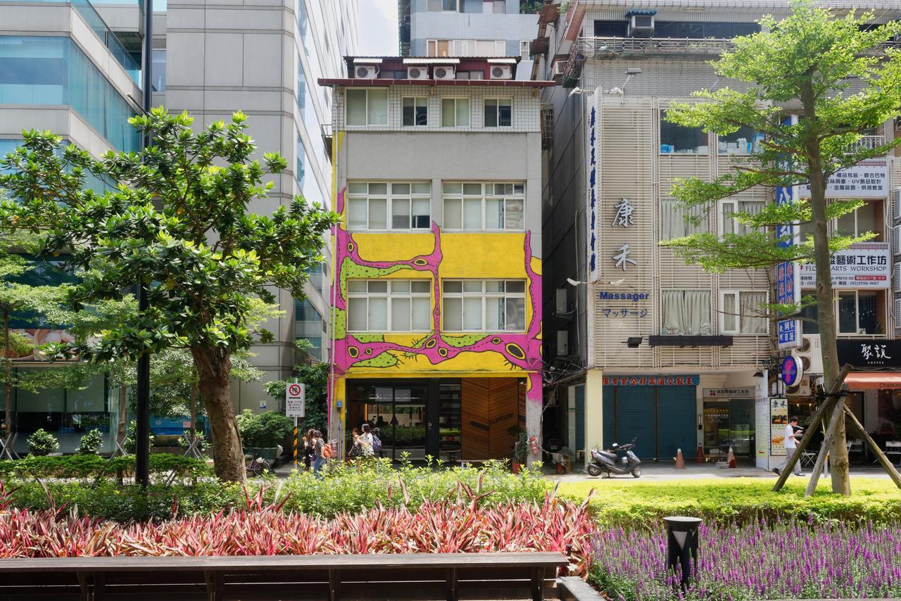Flip Flop - Main Station Hostel Taipei