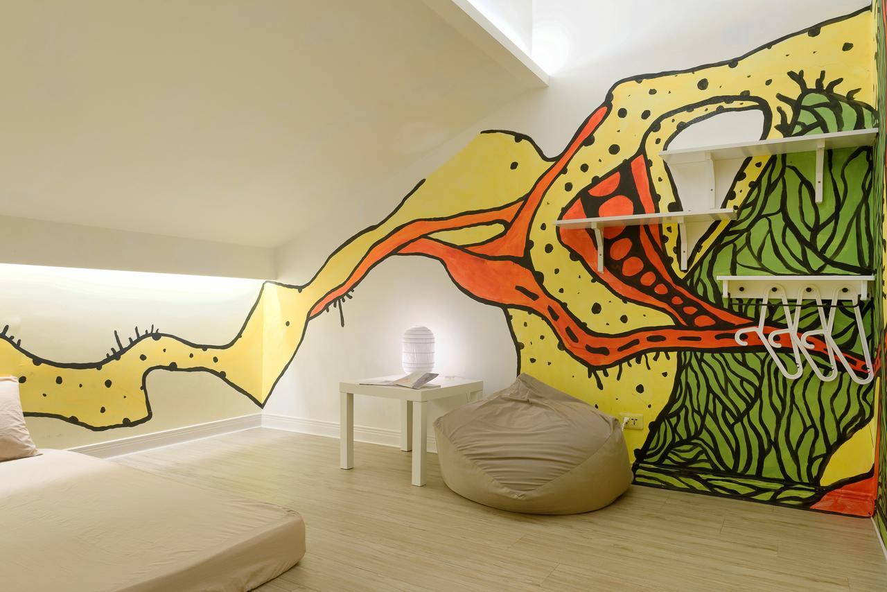 Flip Flop - Main Station Hostel *