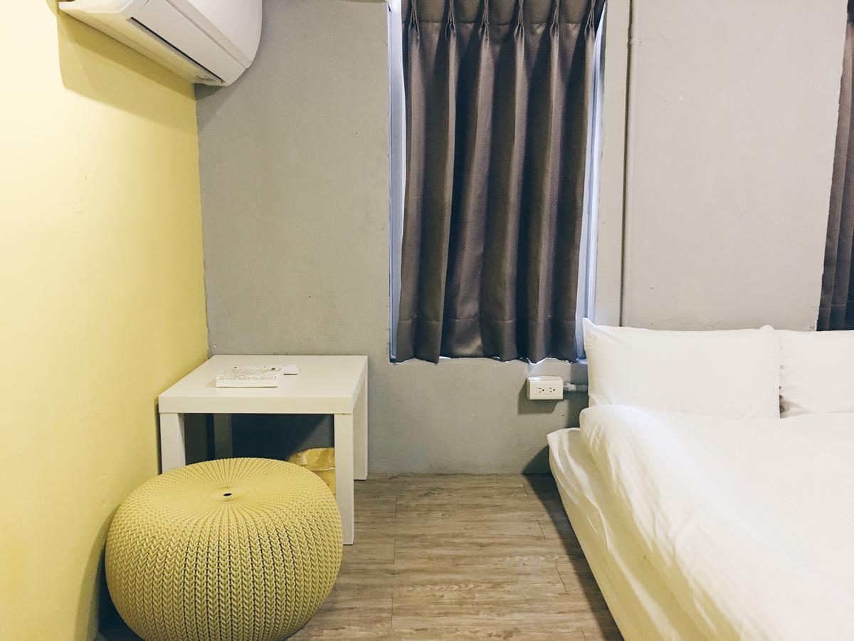 Here X There Main Station Hostel Taipei