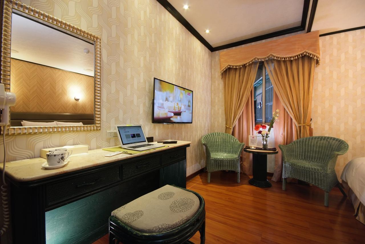 Pink Lotus Hotel 3*