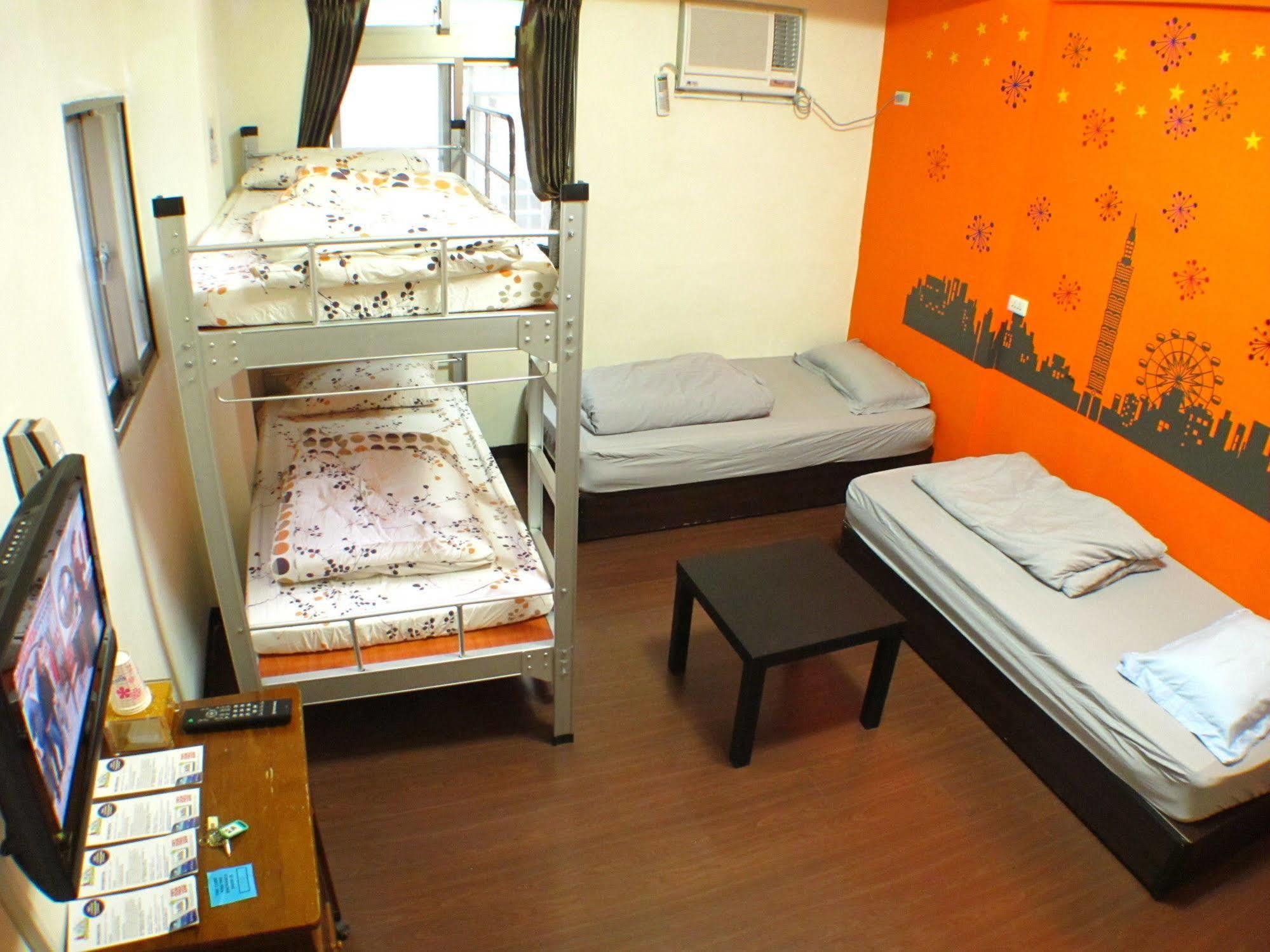Jv's Hotel