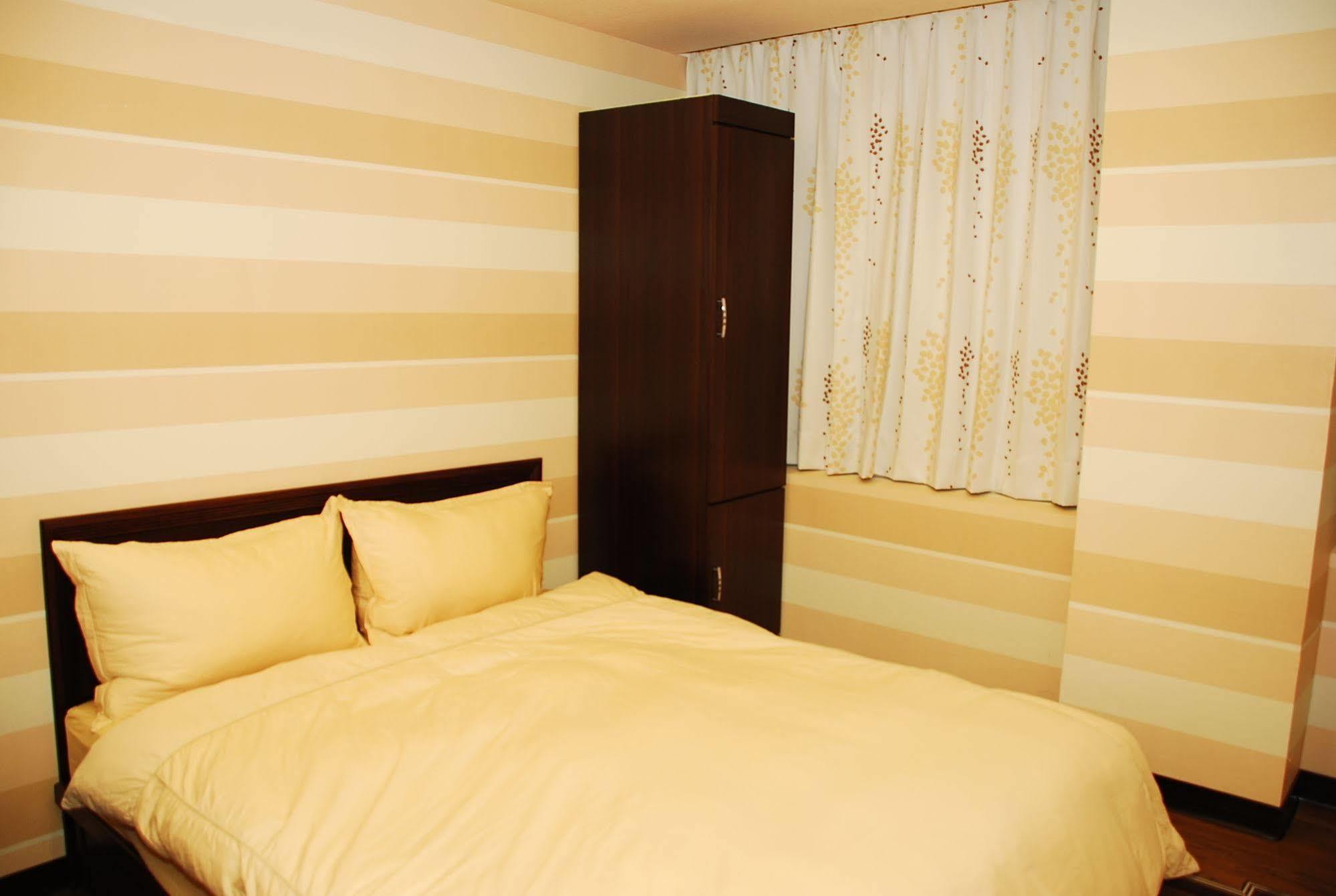 Hotel Ii