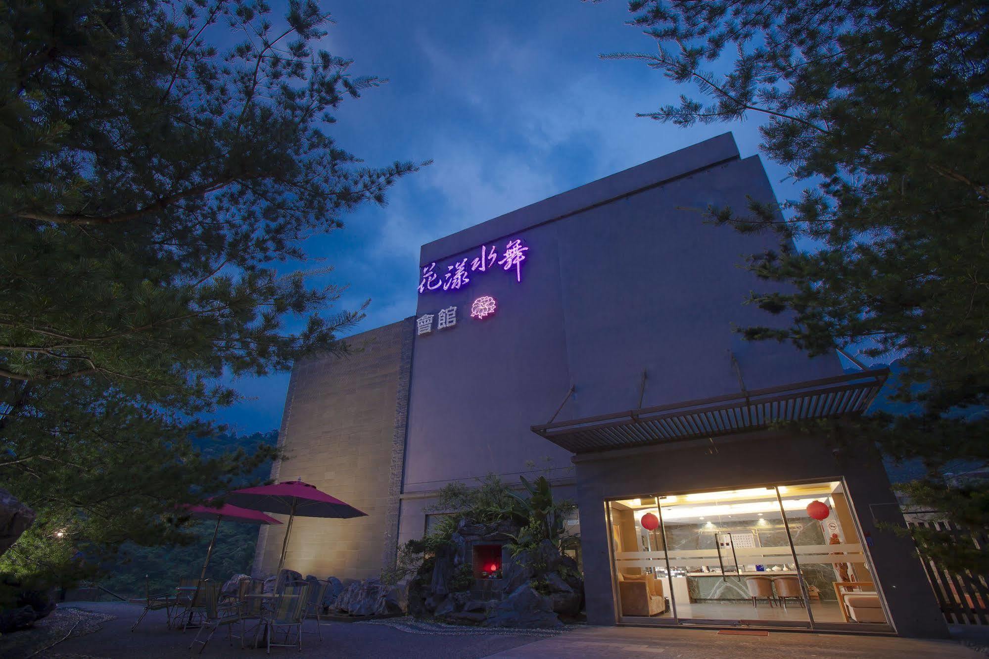 Hotel 33