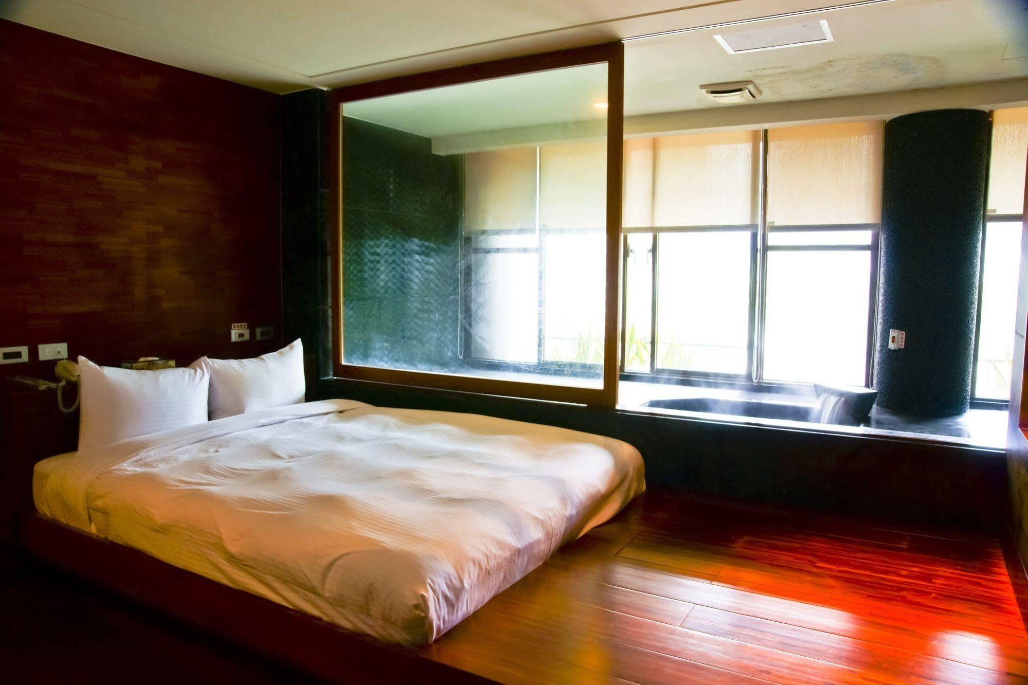 33 Hotel