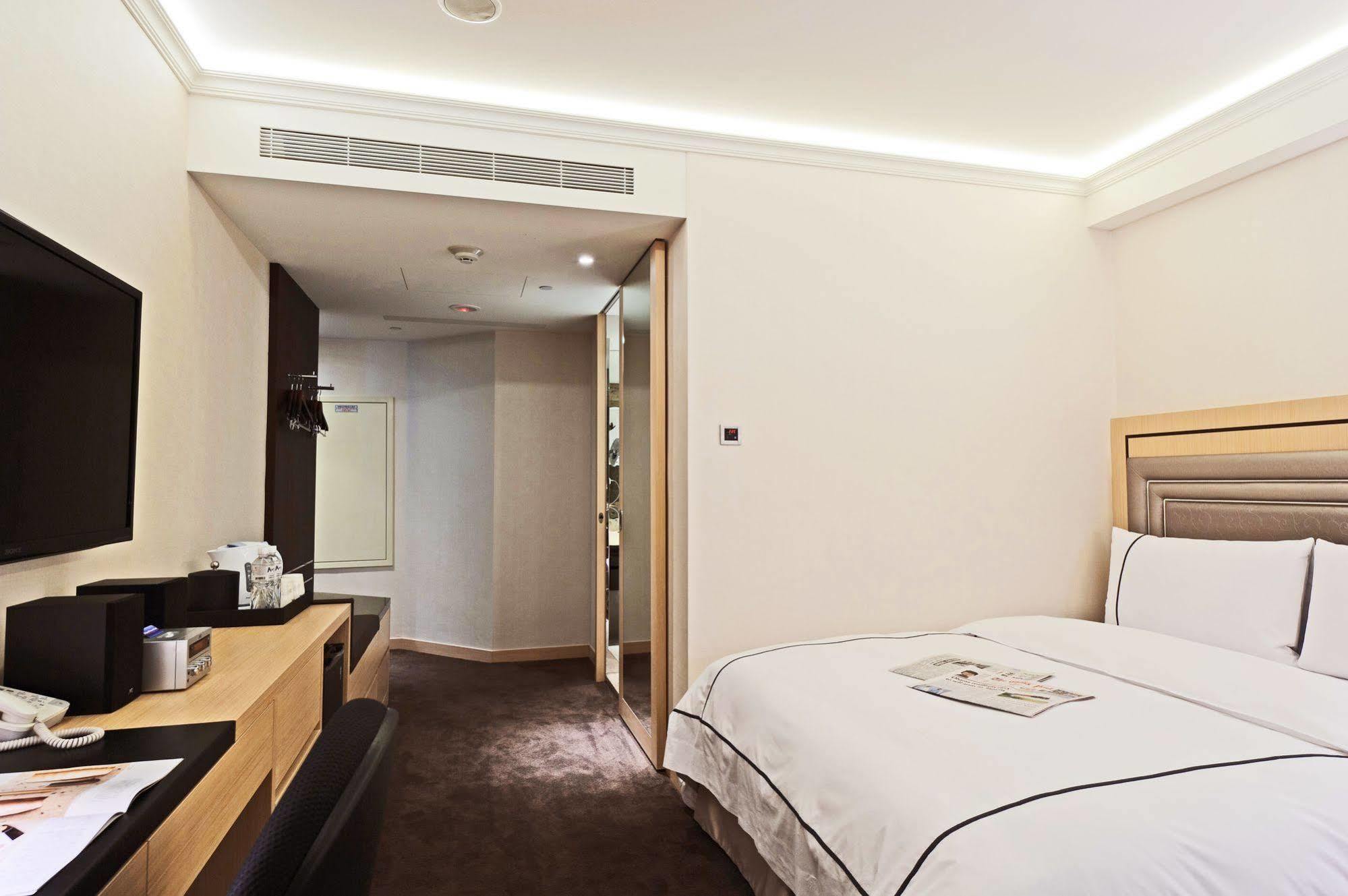 Hotel K Songjiang 4*