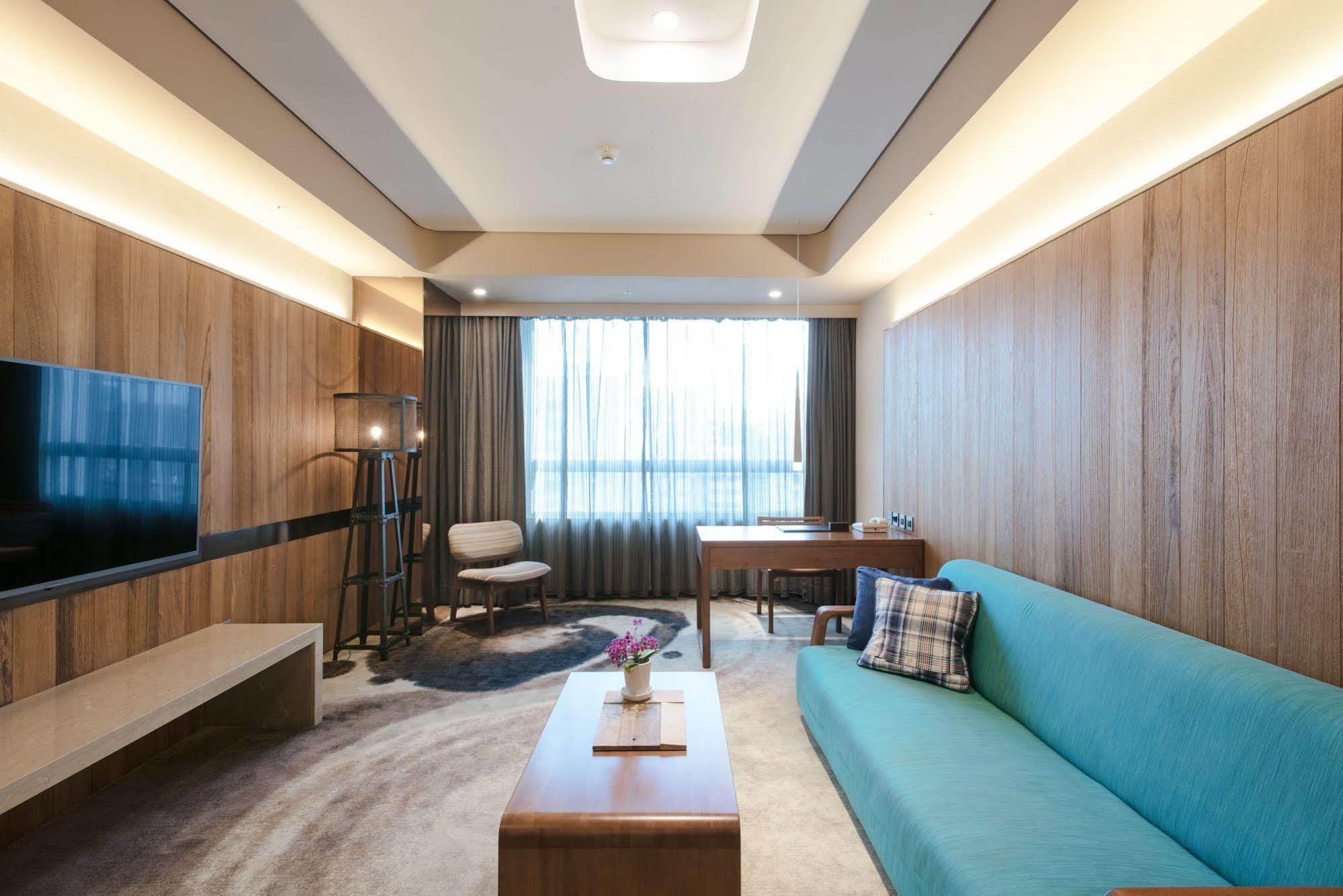 Home Hotel 4*