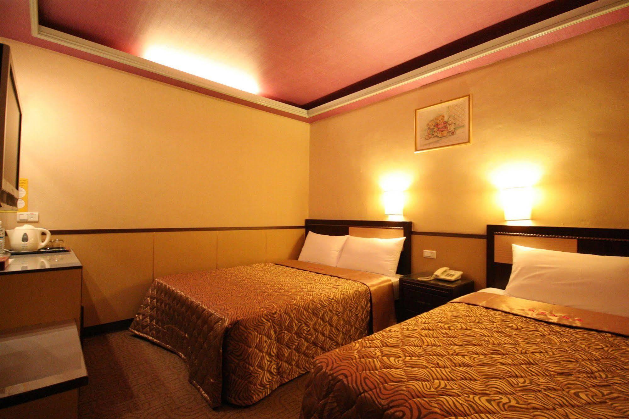 Chair Man Hotel 3*