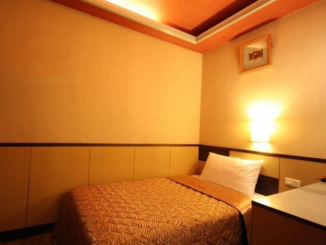 Hotel Chair Man
