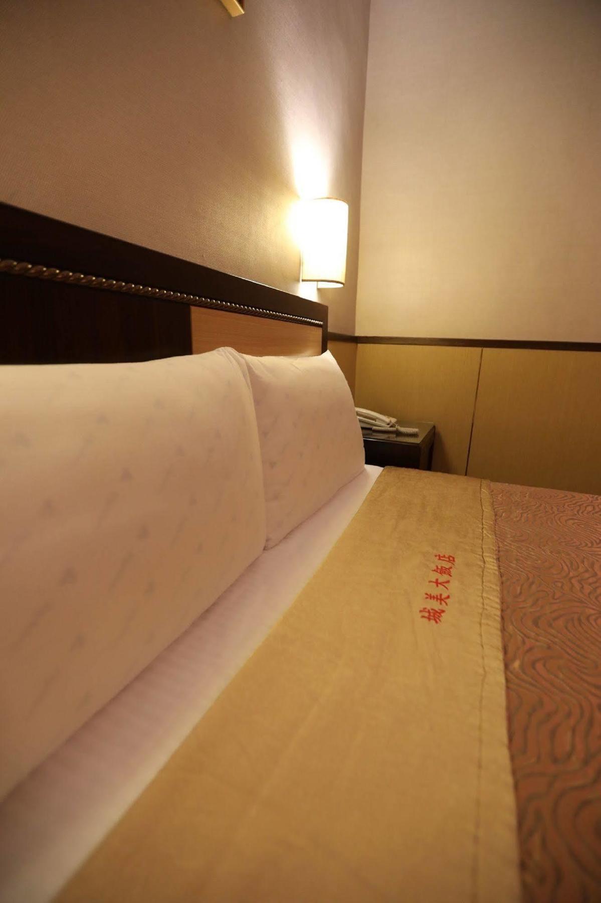 Chair Man Hotel 3*