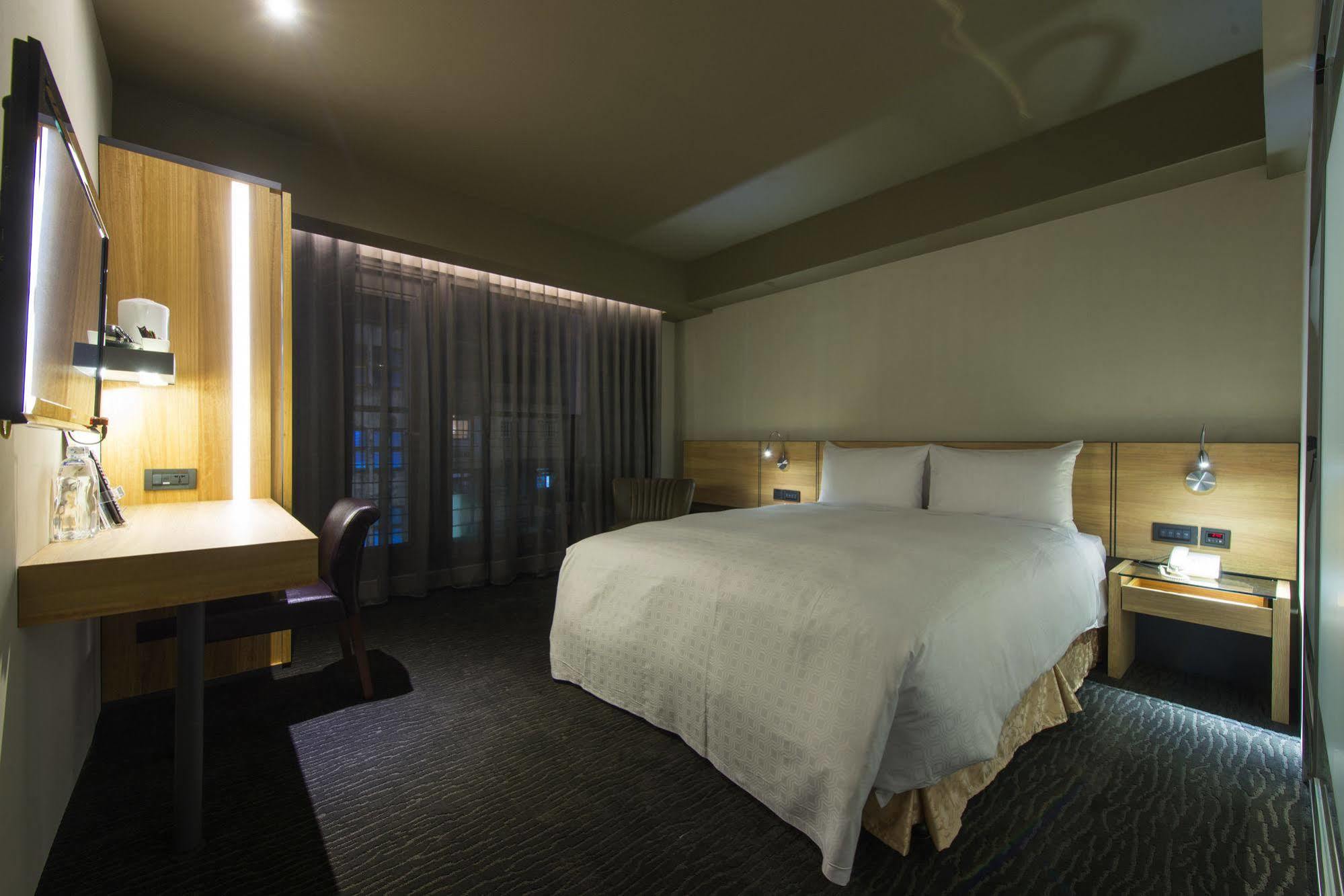 Simple + Hotel 4*