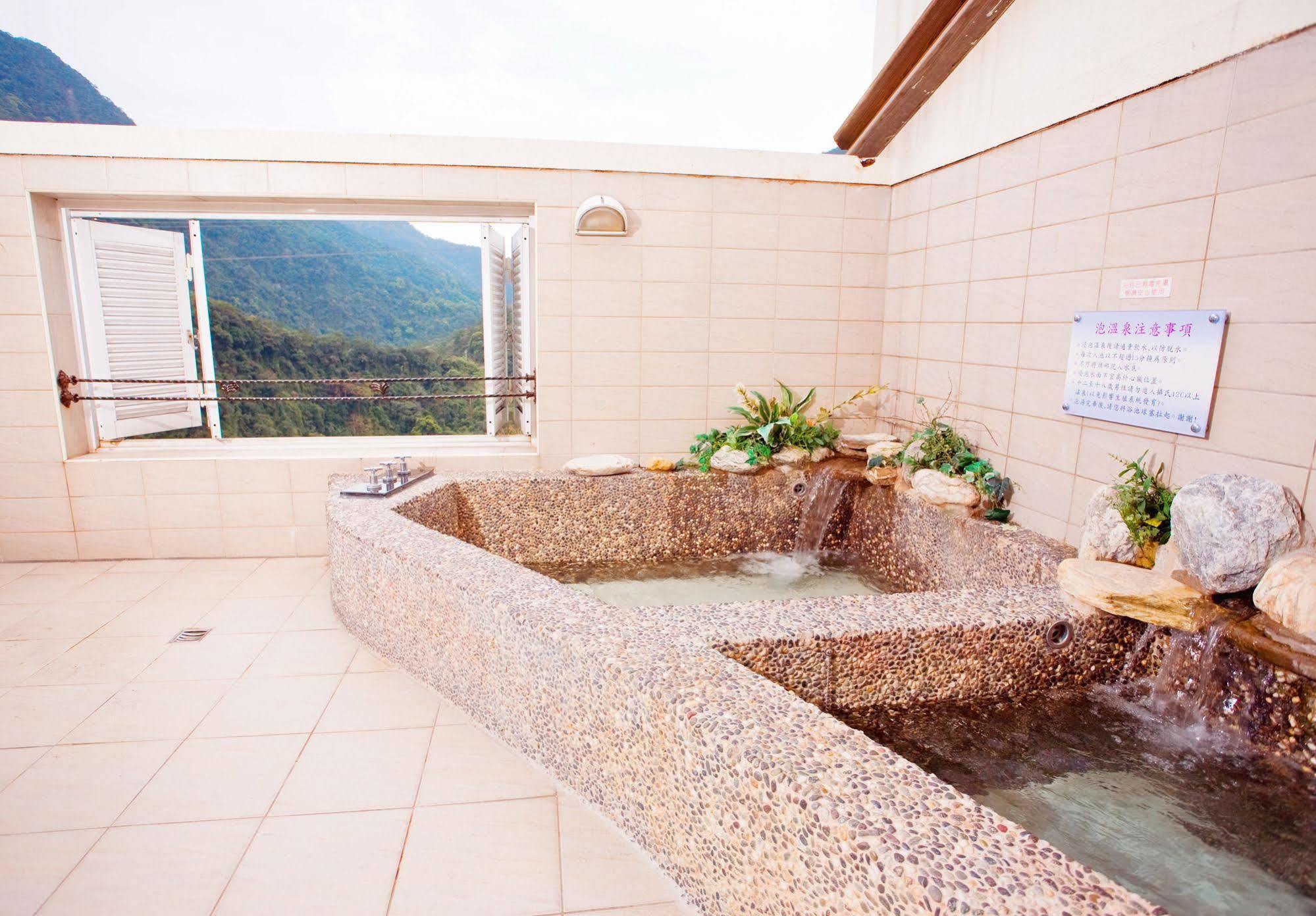 Mi Jing Garden Spring Resort Inn Taipei
