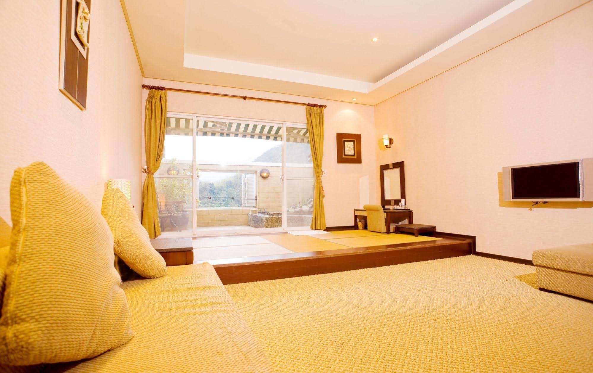 Mi Jing Garden Spring Resort Inn 3*