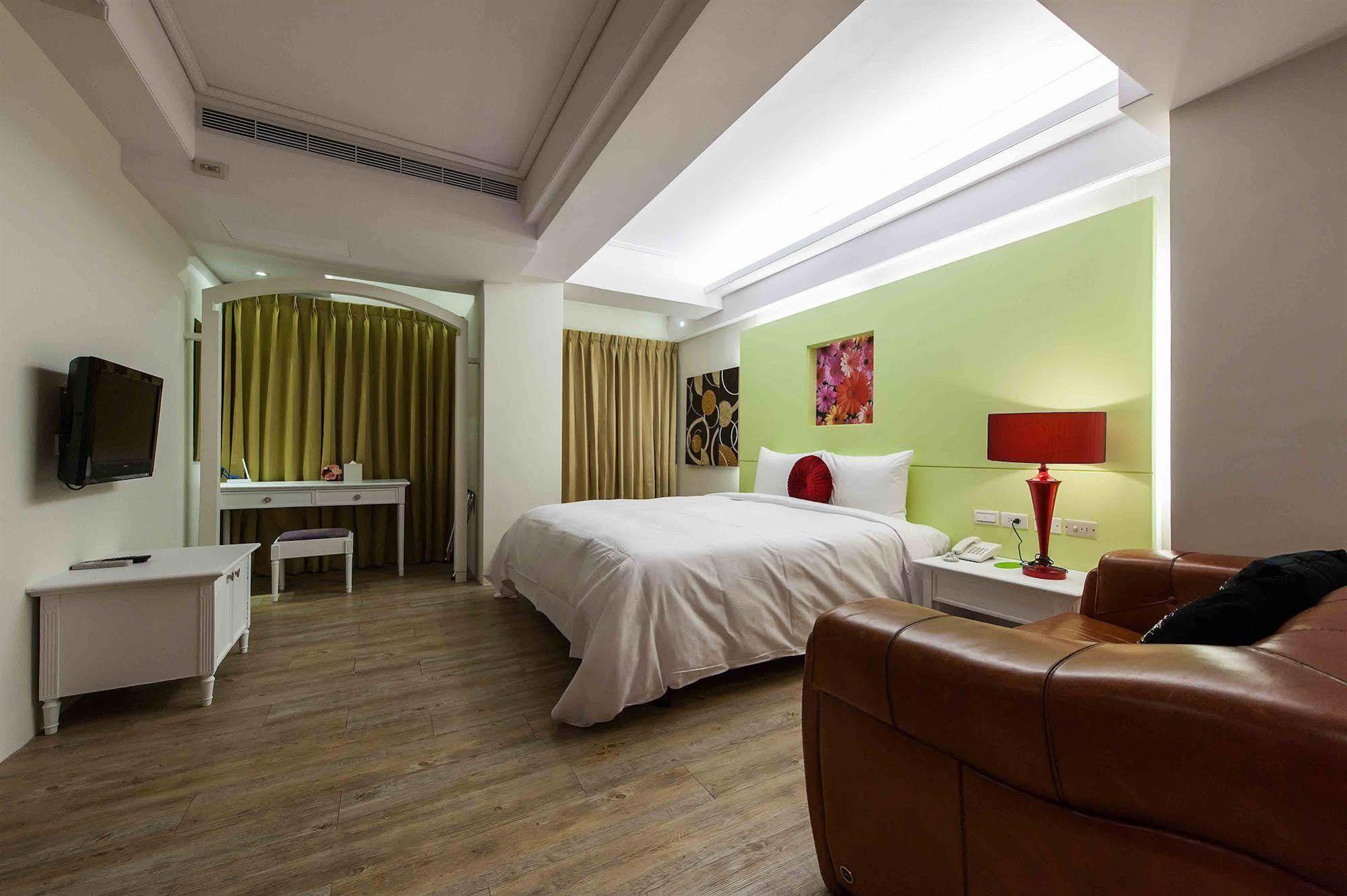 Liz Hotel