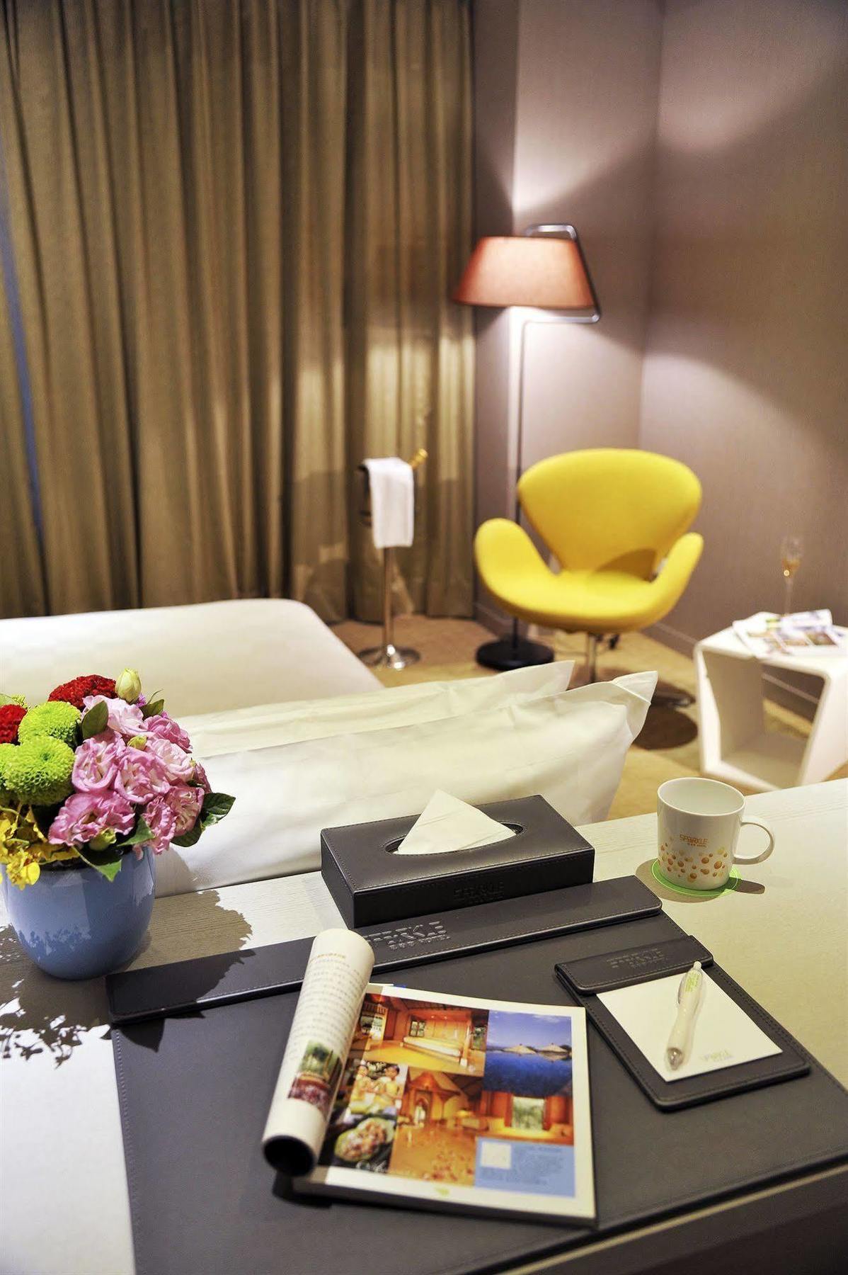 101 Sparkle Hotel 4*
