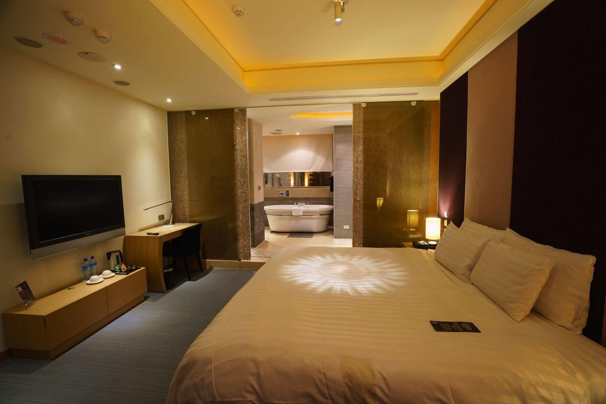 Eight Zone Hotel