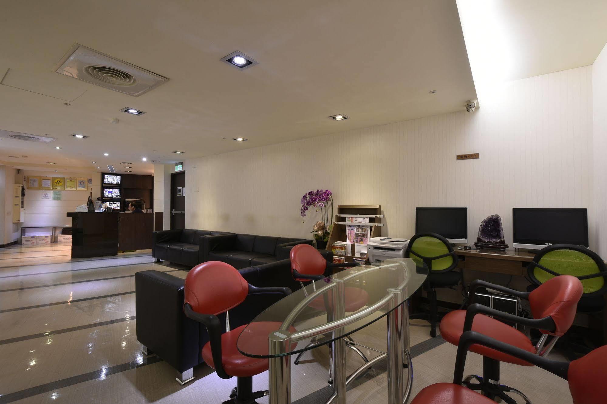 Hotel New World 3*