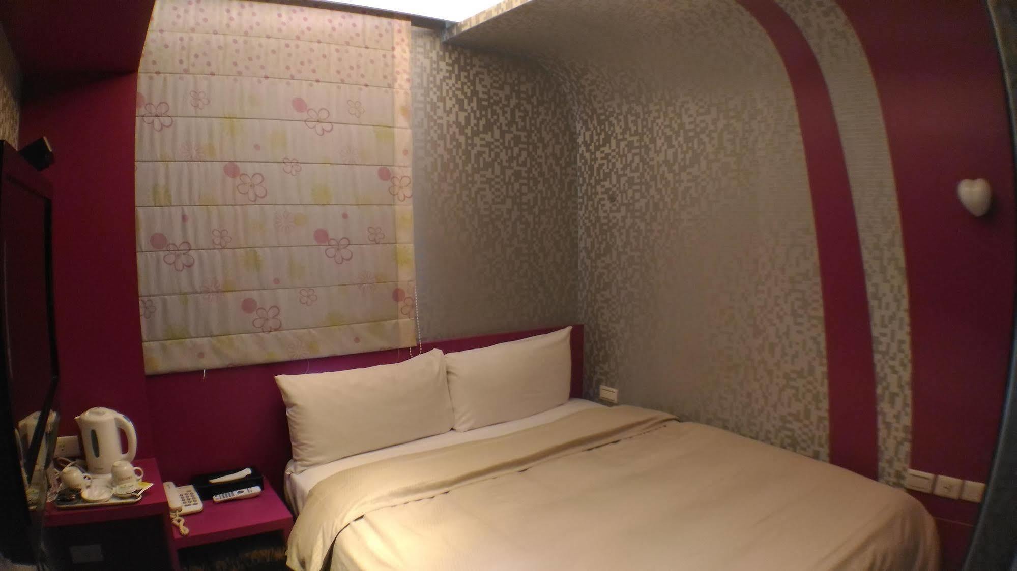 Lio - Ximending 3*