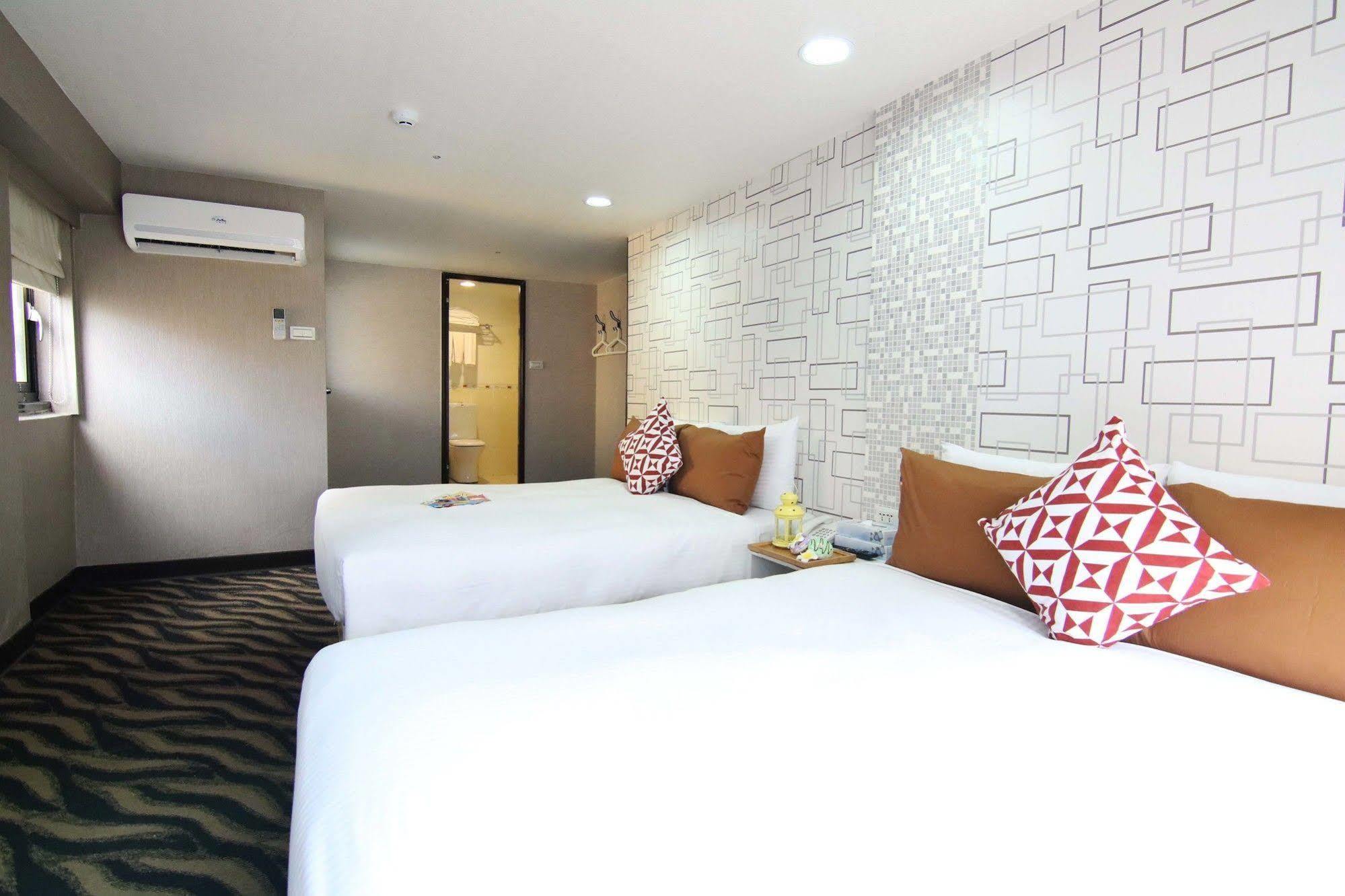 Starry Night Hotel 3*