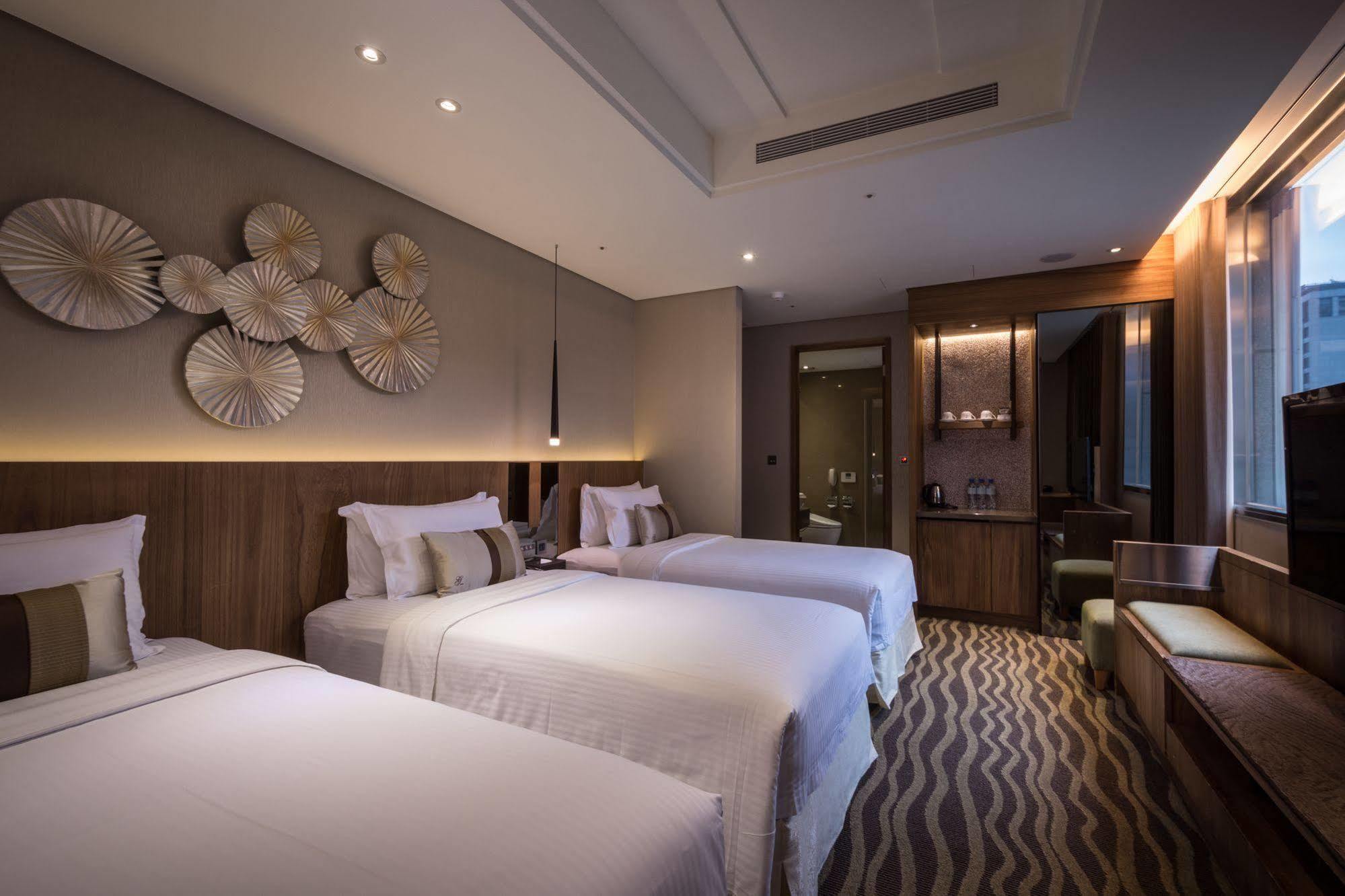 Hotel World Jianpei 4*