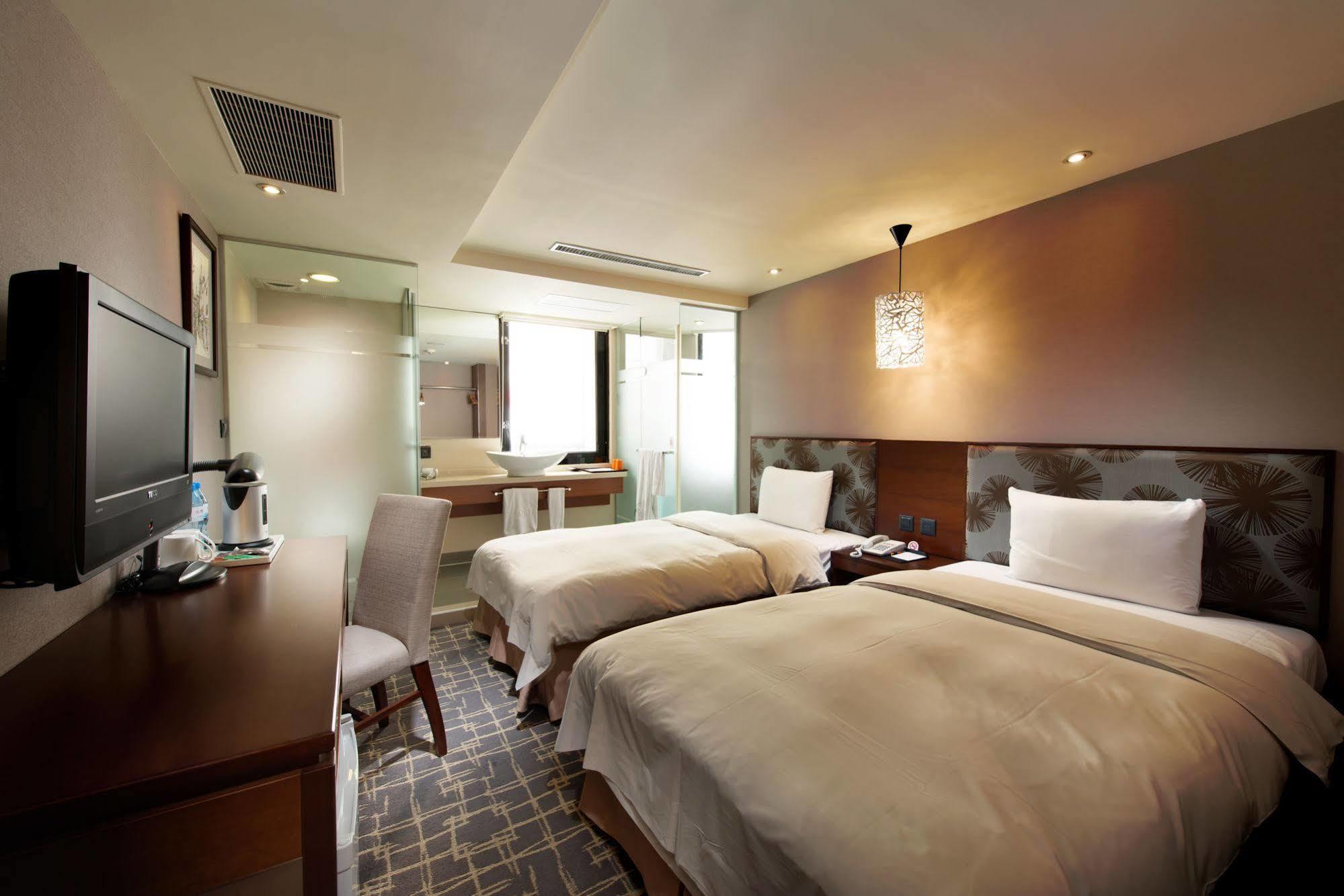 Orange - Guanqian Hotel Taipei