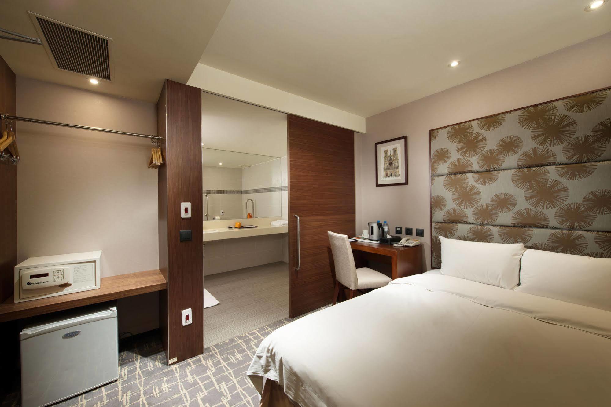 Hotel Orange - Guanqian 3*
