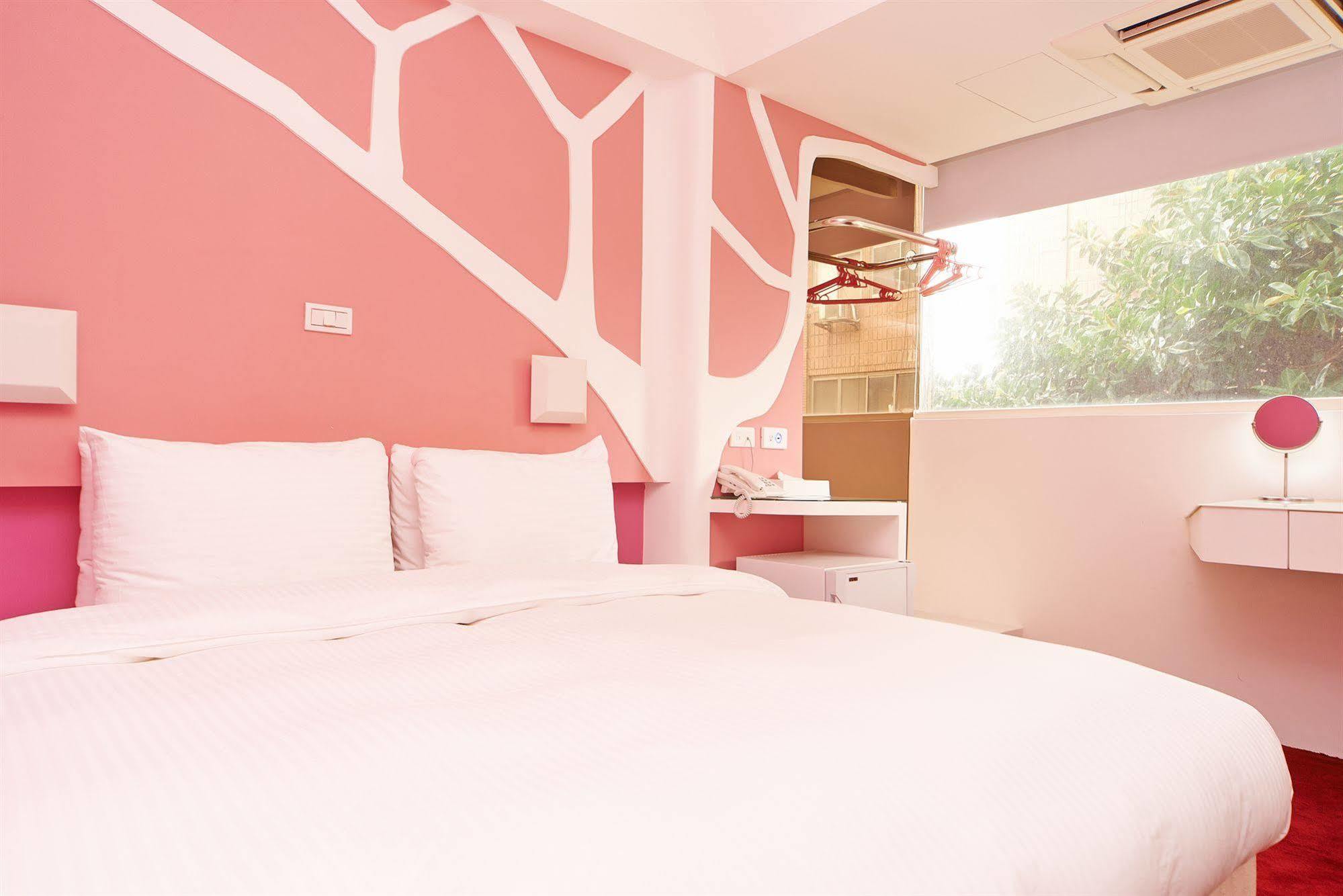 Hotel Forever 2*